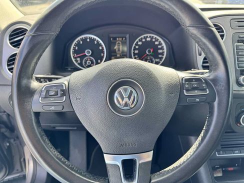 Used 2011 Volkswagen Tiguan SEL FWD image 42