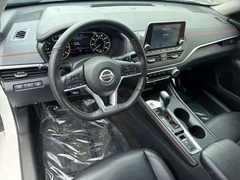 Used 2022 Nissan Altima 2.5 SR w/ Midnight Edition Package image 10