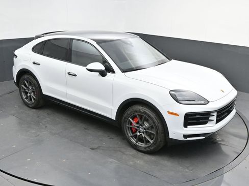 New 2025 Porsche Cayenne S image 38