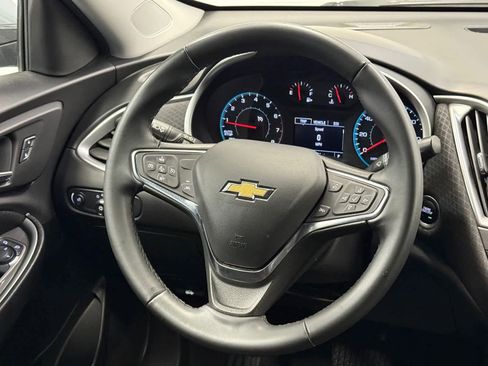 Used 2025 Chevrolet Malibu RS FWD image 16