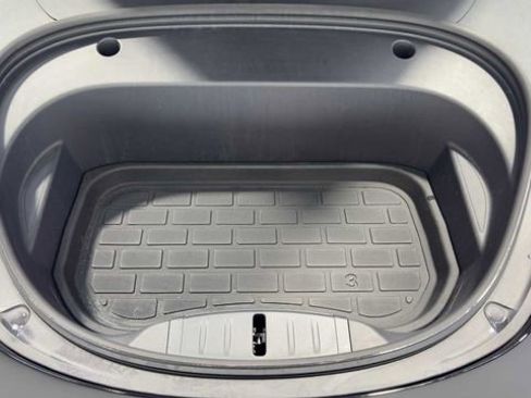 Used 2023 Tesla Model 3 Standard Range image 32