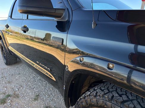 Used 2017 Toyota Tundra SR5 w/ SR5 Upgrade Package image 44