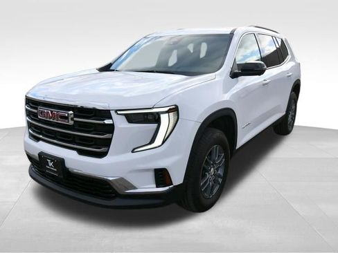 Used 2025 GMC Acadia Elevation w/ LPO, Floor Liner Package AWD/4WD image 4