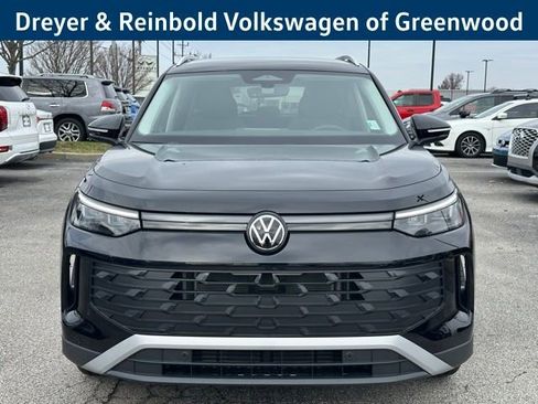 New 2026 Volkswagen Tiguan SE image 2