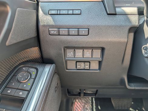Used 2024 Lexus GX 550 w/ Cold Area Package AWD/4WD image 26