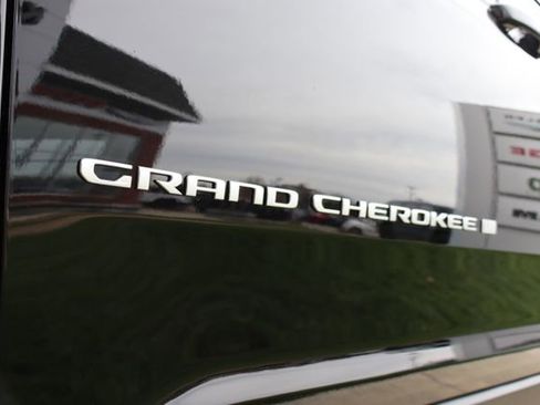 New 2026 Jeep Grand Cherokee Limited image 8