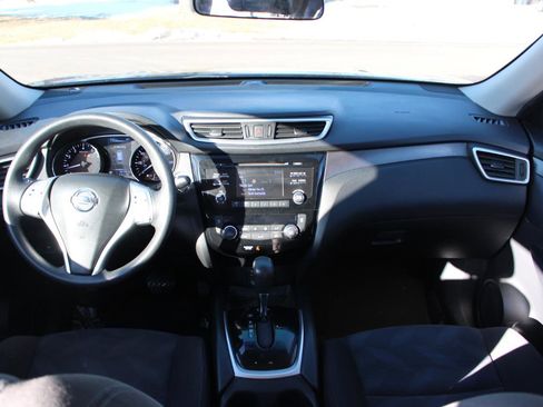 Used 2016 Nissan Rogue SV image 29