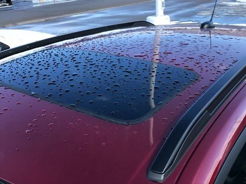 Certified 2025 Chevrolet Trax LT w/ Sunroof Package image 7