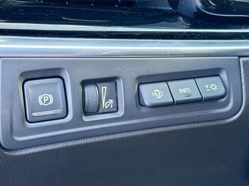 Used 2023 Cadillac XT6 Premium Luxury w/ Technology Package image 11