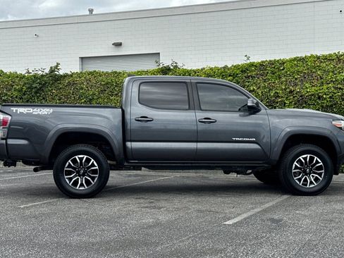 Used 2021 Toyota Tacoma TRD Sport w/ Technology Package AWD/4WD image 3