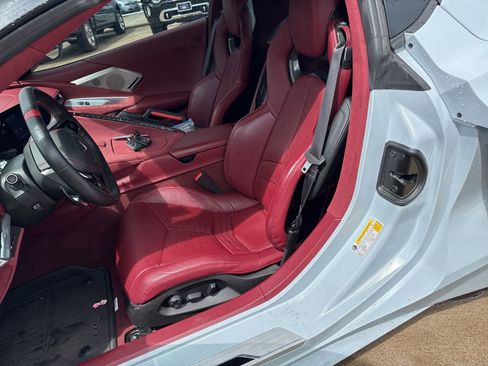 Used 2022 Chevrolet Corvette Stingray Premium Conv w/ Z51 Performance Package RWD image 11
