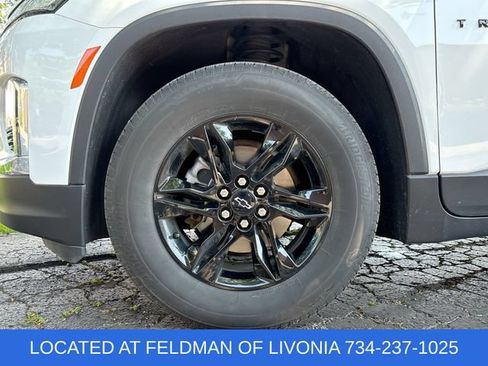 Used 2023 Chevrolet Traverse LT w/ Midnight/Sport Edition AWD/4WD image 31
