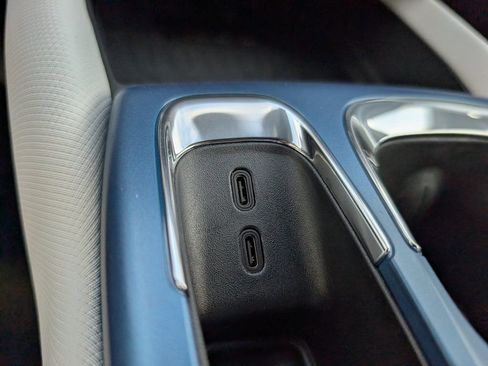 New 2026 Chevrolet Equinox EV LT image 24