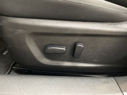 Used 2025 Nissan Altima 2.5 SV FWD image 14