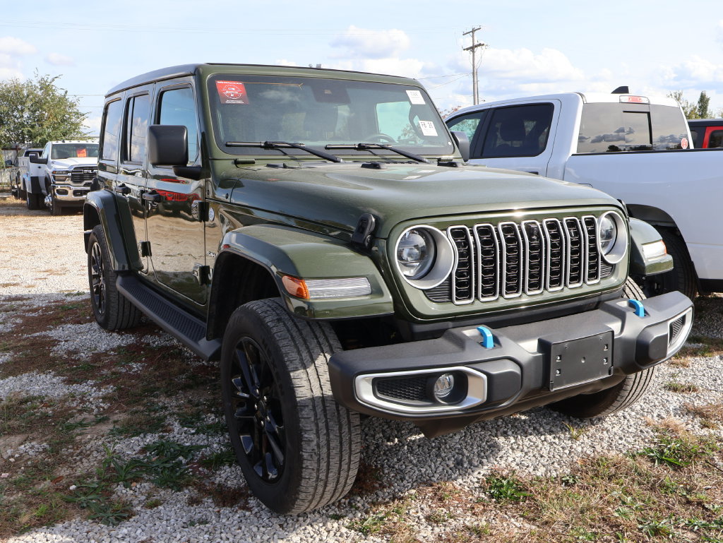 Used 2024 Jeep Wrangler Unlimited Sahara w/ Technology Group AWD/4WD image 9