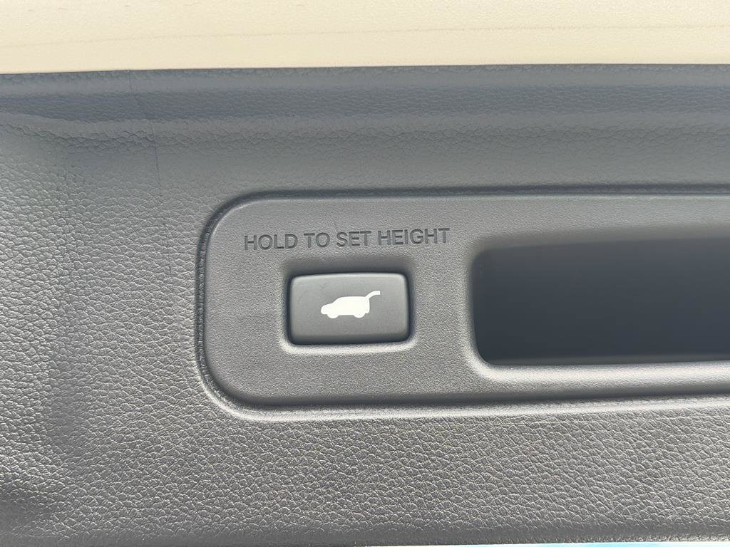 Certified 2025 Honda Pilot Touring image 25