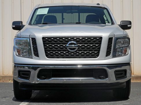 Used 2019 Nissan Titan SV AWD/4WD image 6
