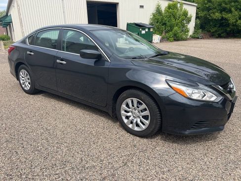 Used 2017 Nissan Altima 2.5 S w/ Power Driver Seat Package FWD image 9