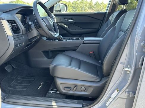Certified 2025 Nissan Rogue SL AWD/4WD image 11