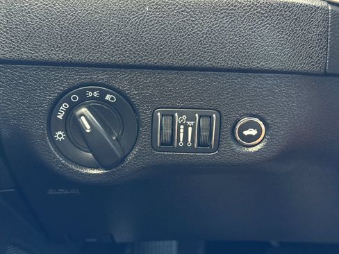 Used 2022 Dodge Charger SXT RWD image 29