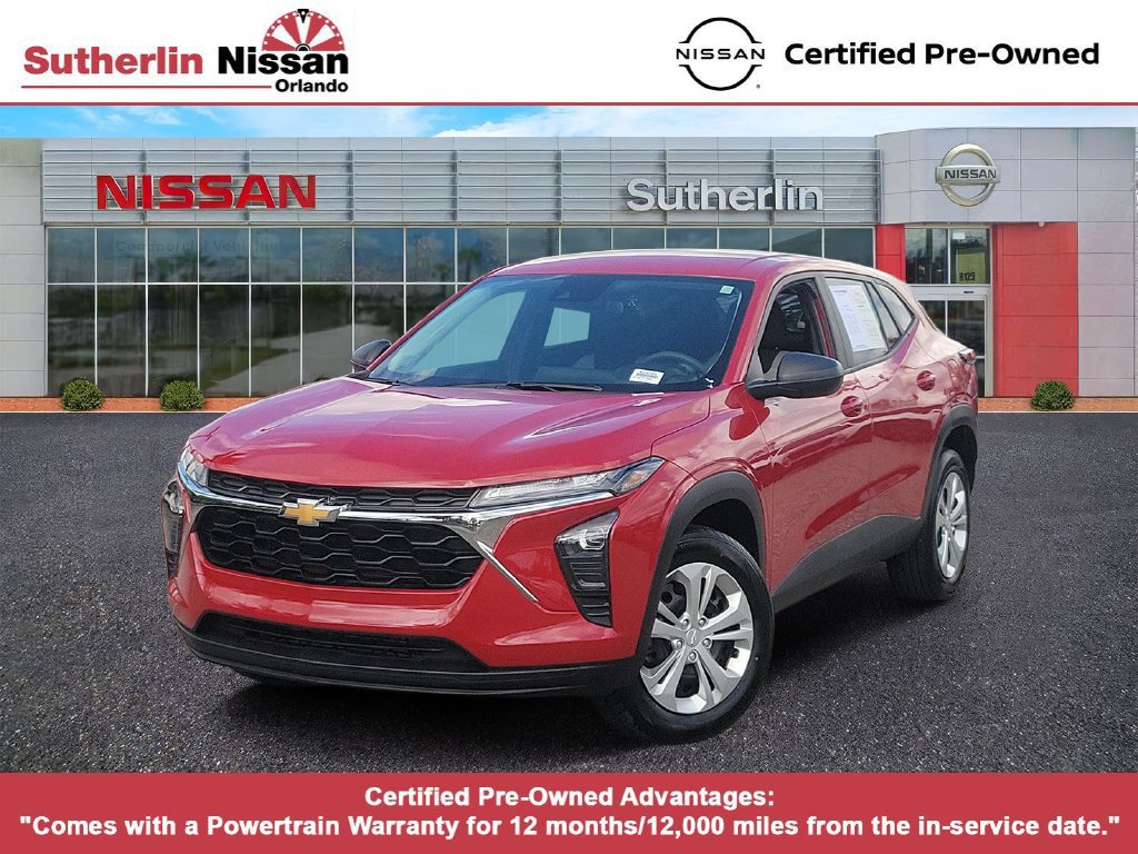 Used 2026 Chevrolet Trax LS FWD image 1