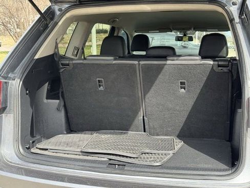Used 2018 Volkswagen Atlas SE image 34