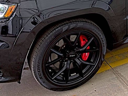 Used 2019 Jeep Grand Cherokee SRT image 8