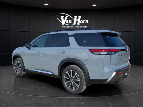 New 2026 Nissan Pathfinder Platinum AWD/4WD image 10