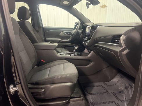 Certified 2023 Chevrolet Traverse LT w/ Midnight/Sport Edition image 9