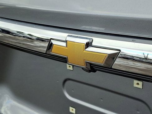 Used 2024 Chevrolet Traverse LT image 28