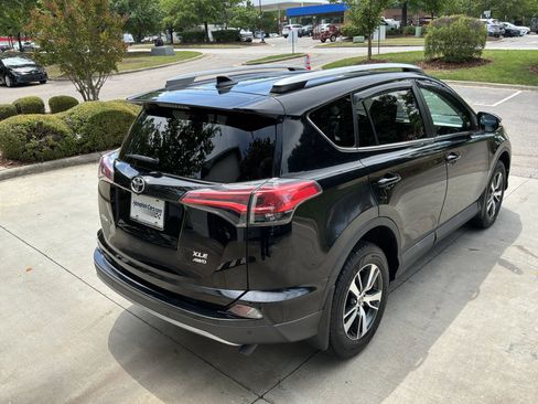 Used 2017 Toyota RAV4 XLE AWD/4WD image 10