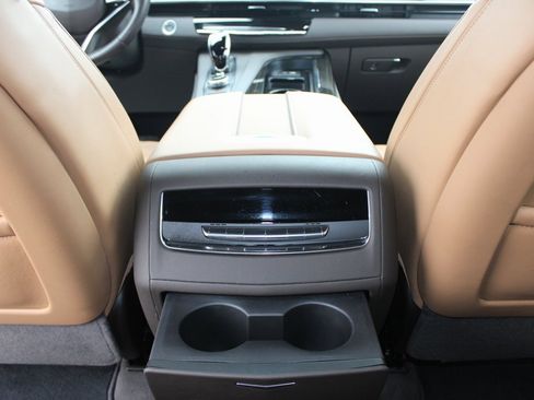 Used 2024 Cadillac Escalade Sport image 33