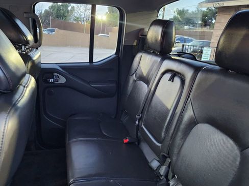 Used 2011 Nissan Frontier PRO-4X w/ Pro-4x Luxury Pkg image 16