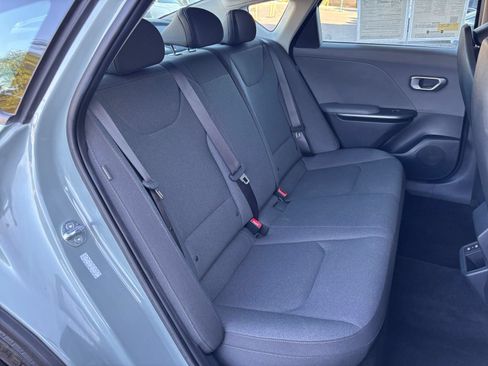 Used 2025 Kia K4 FWD image 37