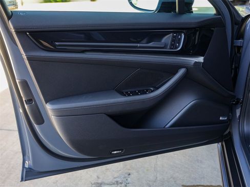 New 2025 Porsche Panamera 4 image 31