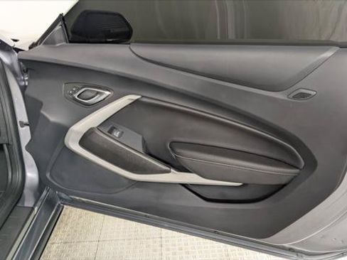 Used 2022 Chevrolet Camaro LT RWD image 18