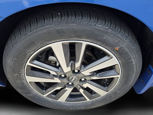 Used 2024 Nissan Versa SV w/ Trunk Package FWD image 28