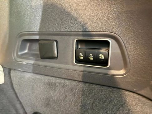 Used 2020 Mercedes-Benz GLS 450 4MATIC image 23