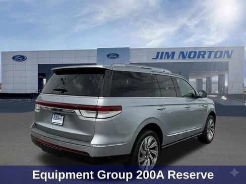 Used 2023 Lincoln Navigator Reserve AWD/4WD image 4