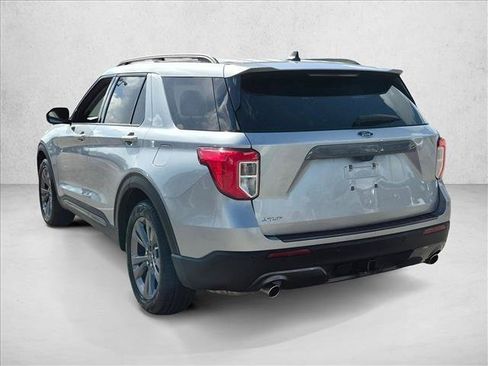 Used 2023 Ford Explorer XLT w/ Equipment Group 202A RWD image 7