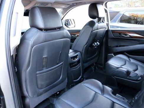Used 2020 Cadillac Escalade ESV Premium Luxury image 29