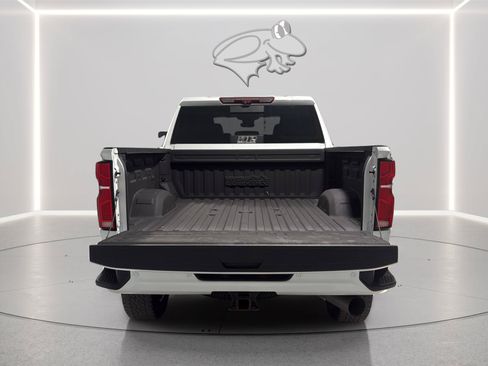 Used 2024 Chevrolet Silverado 2500 High Country w/ High Country Premium Package AWD/4WD image 10