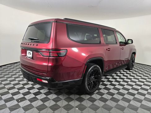 New 2025 Jeep Wagoneer L Series II w/ HD Trailer Tow Package w/25F image 4