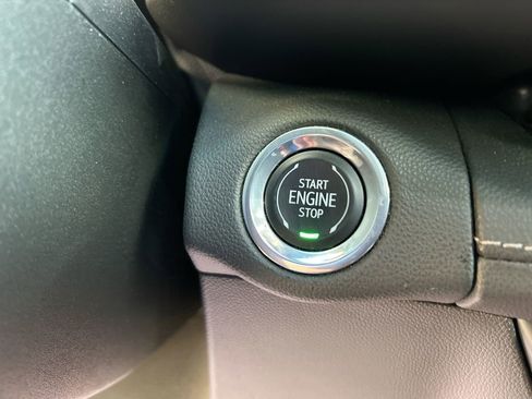 Used 2023 Buick Envision Avenir AWD/4WD image 21