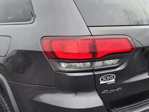 Used 2018 Jeep Grand Cherokee Trailhawk AWD/4WD image 10