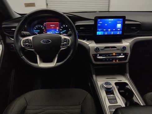 Used 2021 Ford Explorer XLT RWD image 22