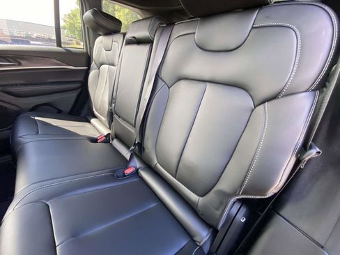 New 2025 Jeep Grand Cherokee Limited w/ Black Appearance Package image 11