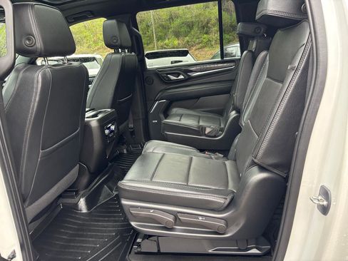 Used 2023 GMC Yukon XL Denali image 11