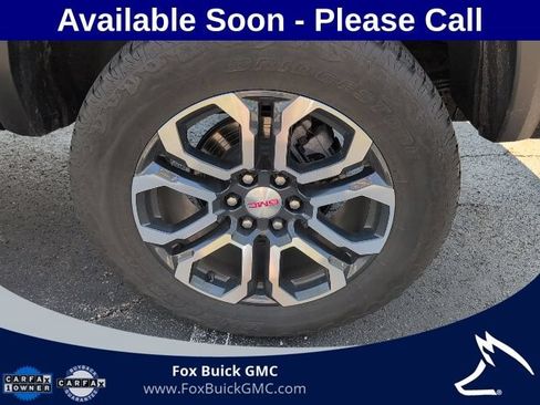 Used 2023 GMC Canyon AT4 w/ AT4 Premium Package AWD/4WD image 7
