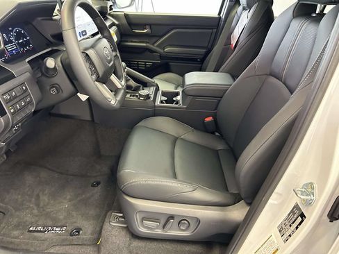 Used 2026 Toyota 4Runner Limited AWD/4WD image 18